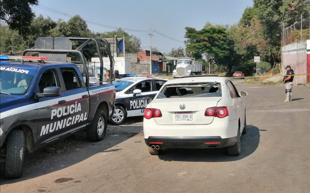 AUTO ABANDONADO