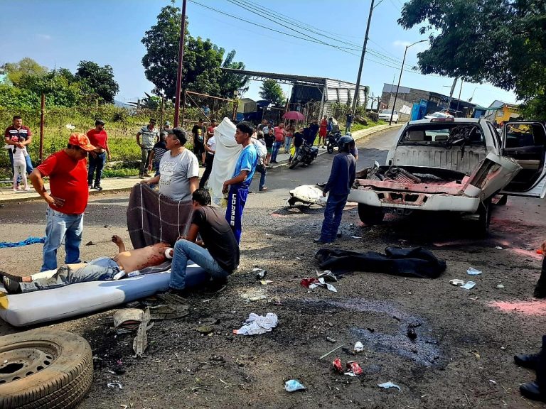 Sepelio termina en tragedia por estallido de pirotecnia en Tacámbaro