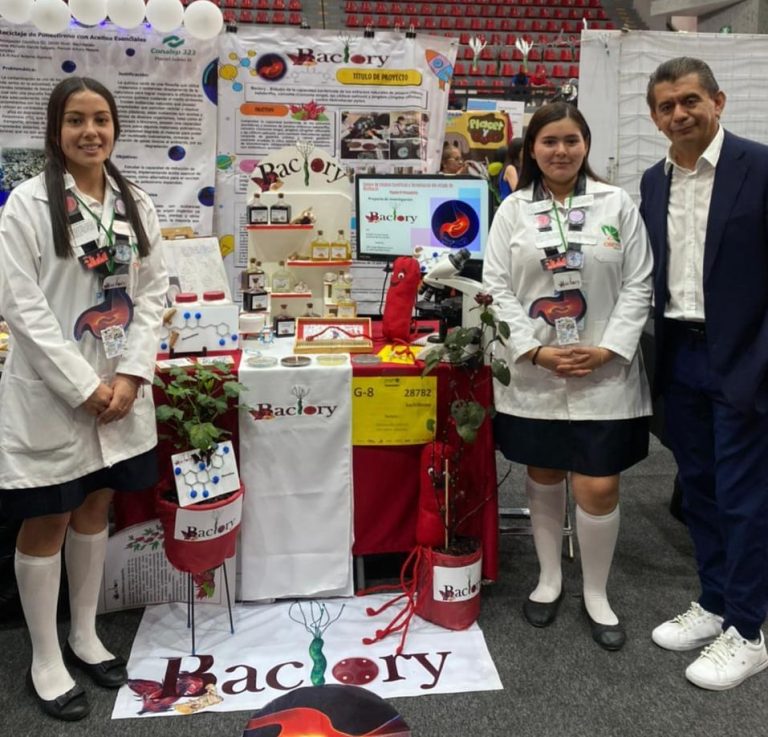 Alumnas del Cecytem compiten en concurso de ciencias en Argentina